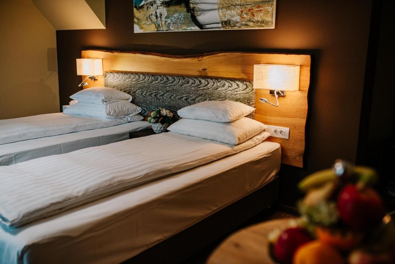Panorama Boutique Hotel Сфынту-Георге Экстерьер фото