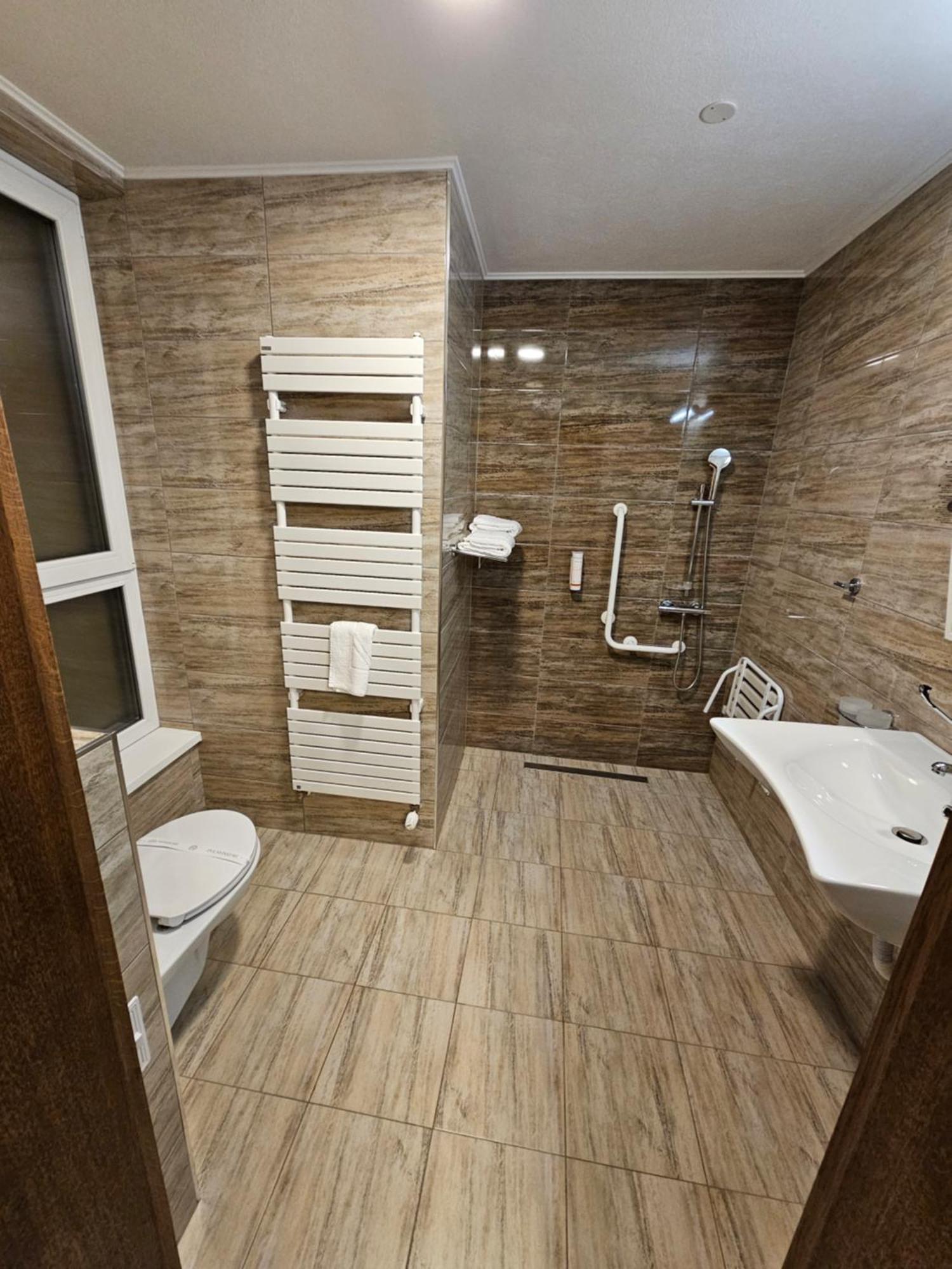 Panorama Boutique Hotel Сфынту-Георге Экстерьер фото