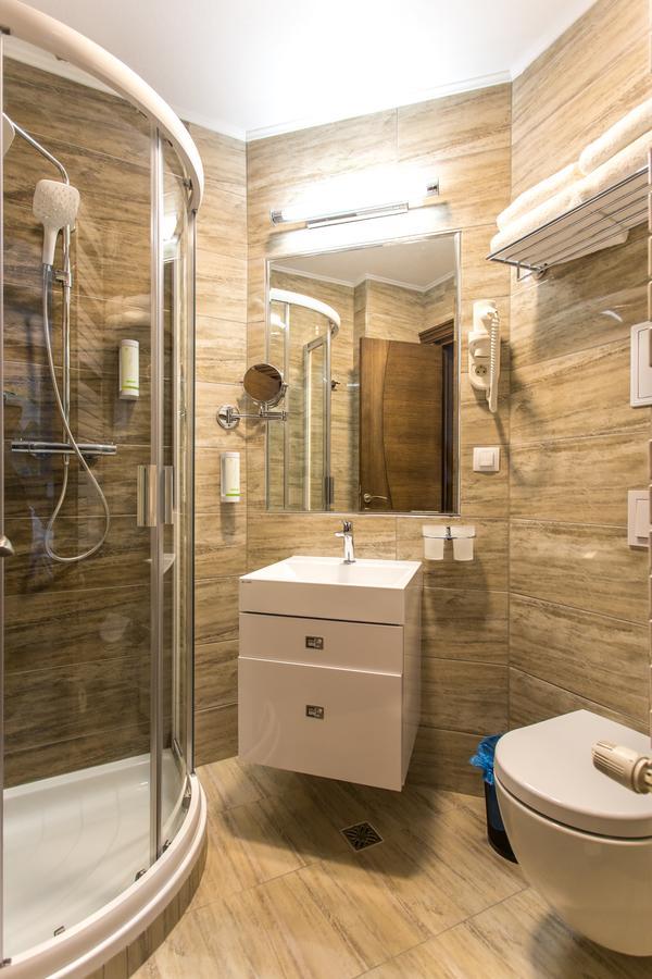 Panorama Boutique Hotel Сфынту-Георге Экстерьер фото