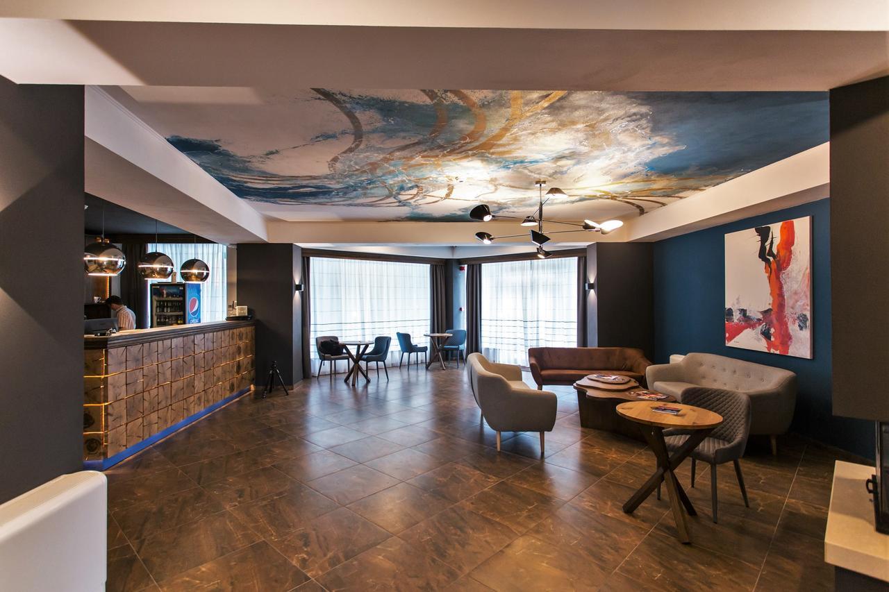 Panorama Boutique Hotel Сфынту-Георге Экстерьер фото