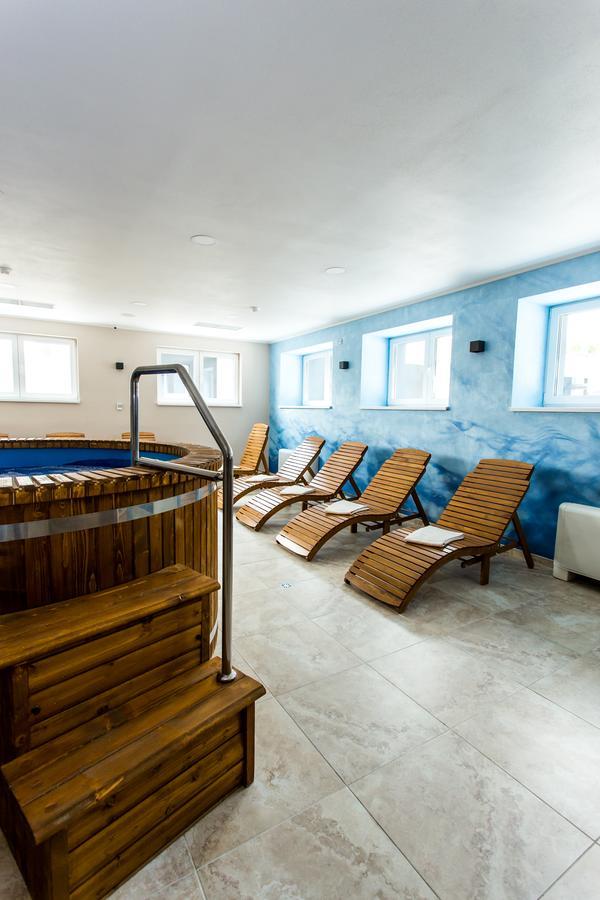 Panorama Boutique Hotel Сфынту-Георге Экстерьер фото