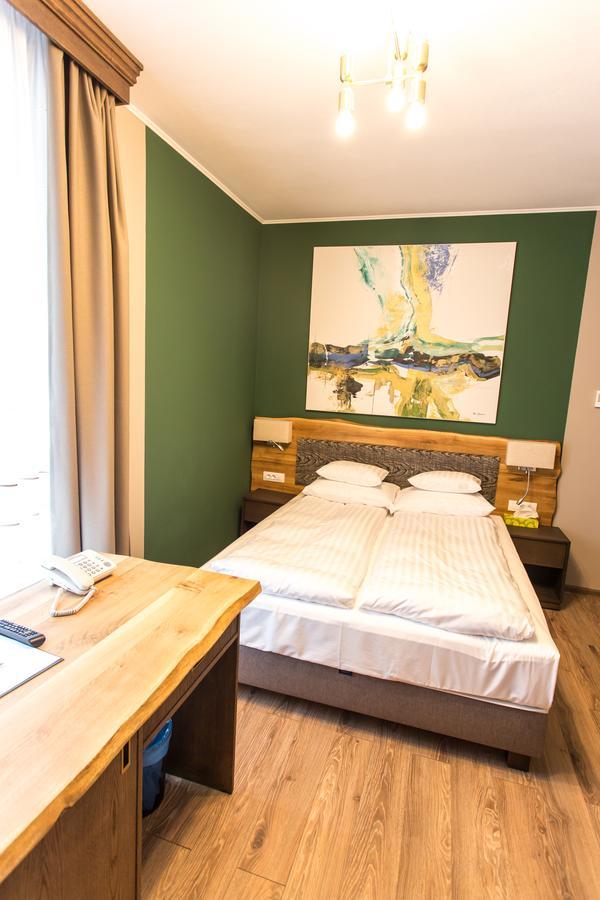 Panorama Boutique Hotel Сфынту-Георге Экстерьер фото