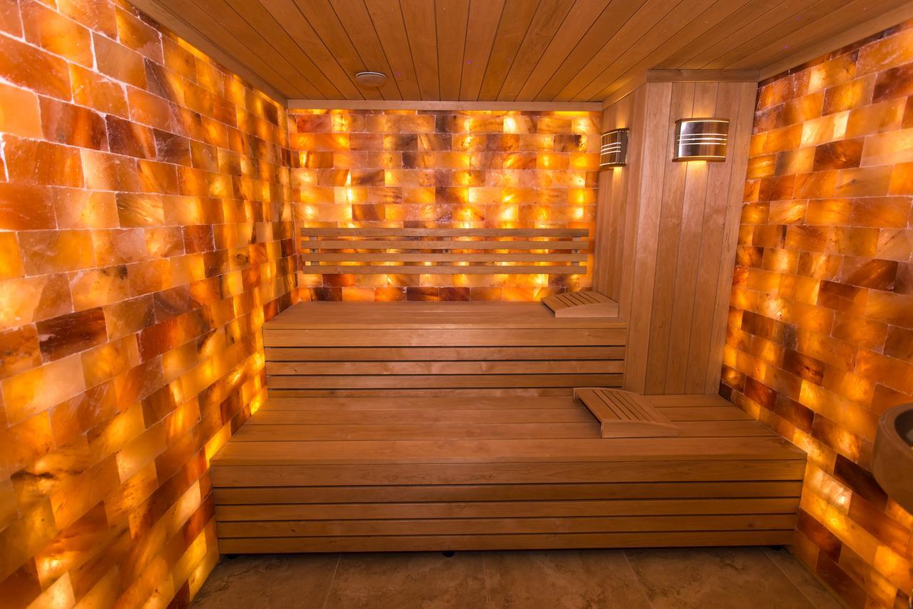 Panorama Boutique Hotel Сфынту-Георге Экстерьер фото