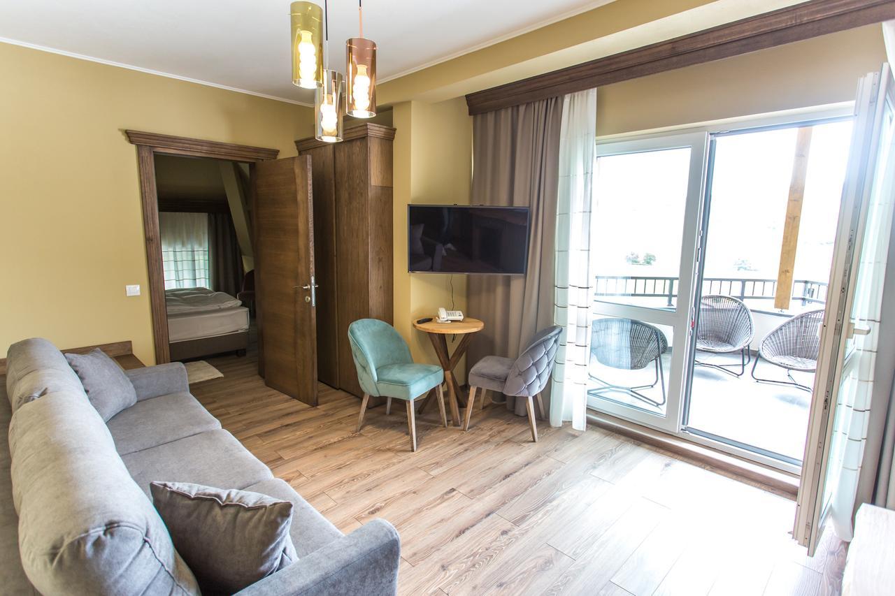 Panorama Boutique Hotel Сфынту-Георге Экстерьер фото