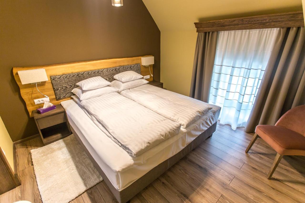 Panorama Boutique Hotel Сфынту-Георге Экстерьер фото