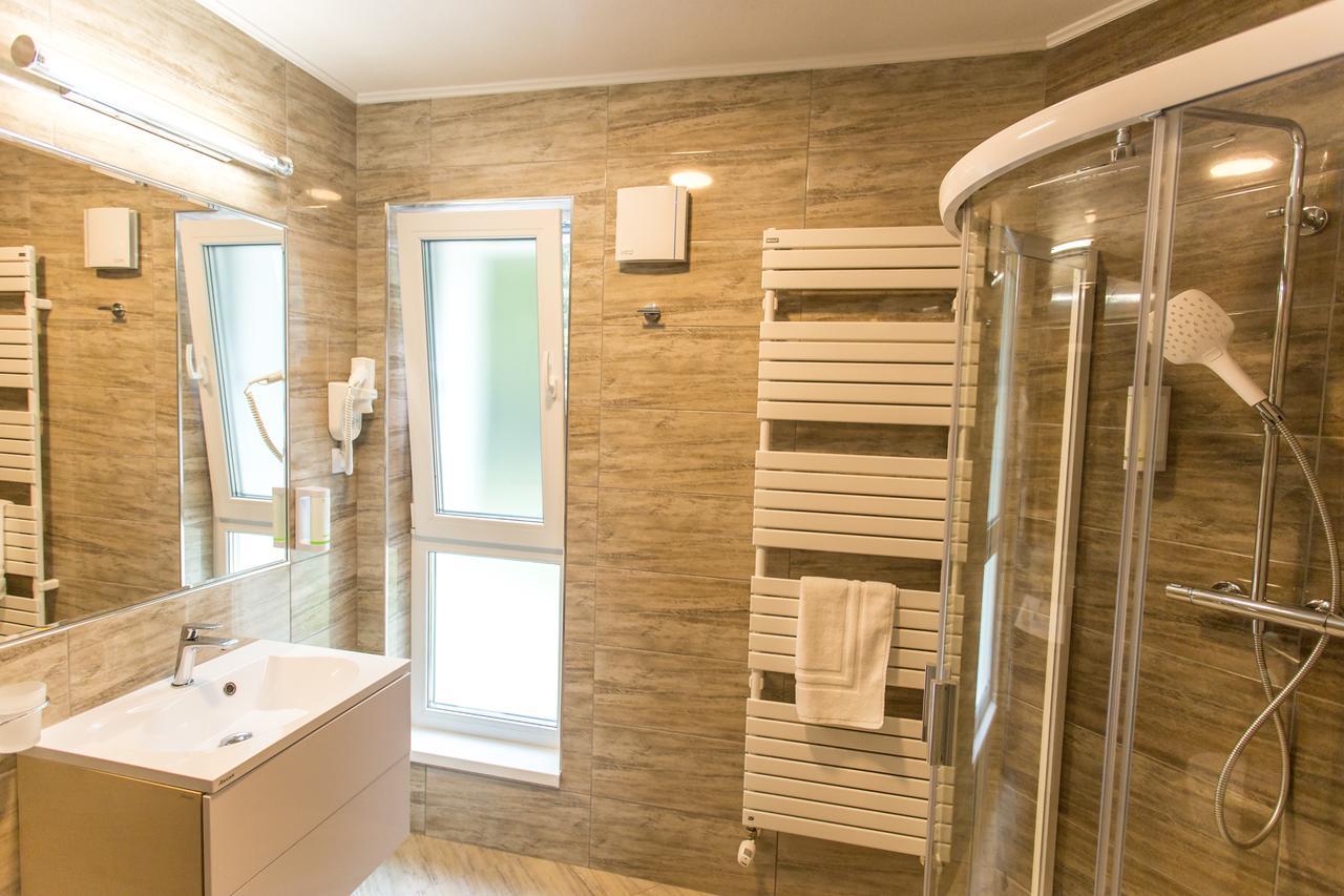 Panorama Boutique Hotel Сфынту-Георге Экстерьер фото