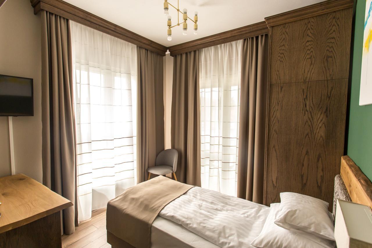 Panorama Boutique Hotel Сфынту-Георге Экстерьер фото