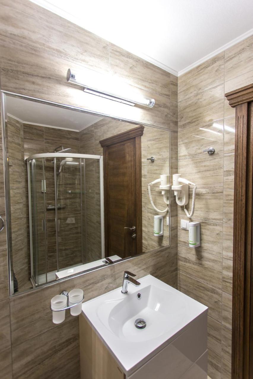 Panorama Boutique Hotel Сфынту-Георге Экстерьер фото