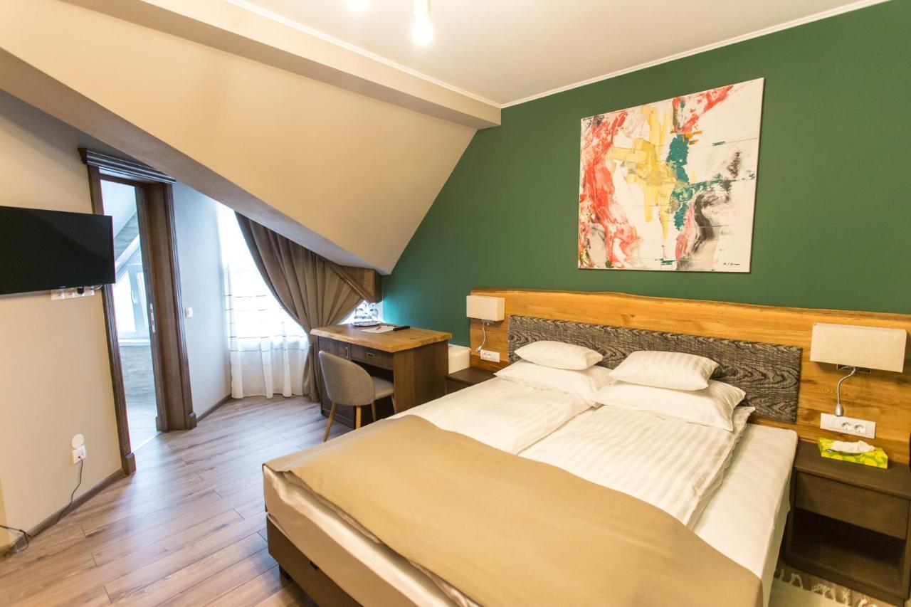 Panorama Boutique Hotel Сфынту-Георге Экстерьер фото