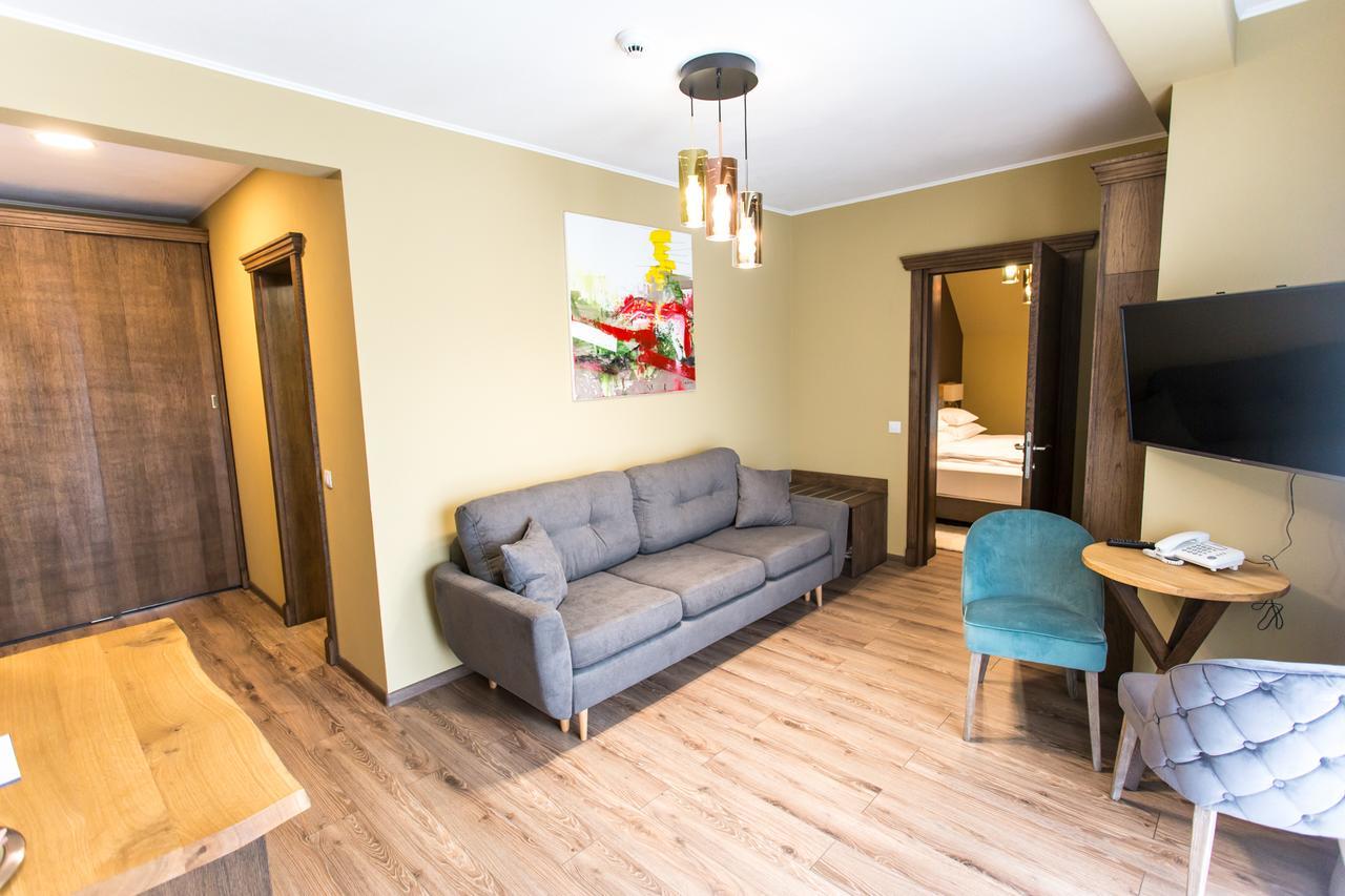 Panorama Boutique Hotel Сфынту-Георге Экстерьер фото