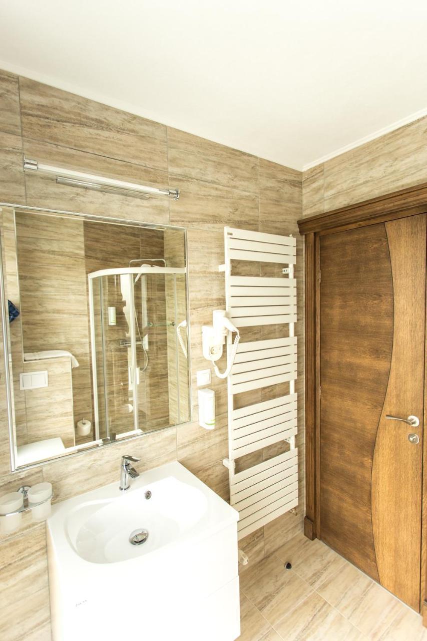 Panorama Boutique Hotel Сфынту-Георге Экстерьер фото