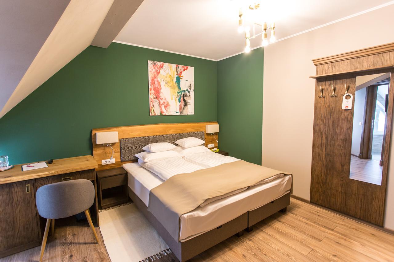 Panorama Boutique Hotel Сфынту-Георге Экстерьер фото