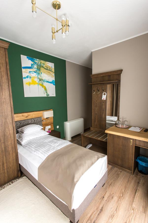 Panorama Boutique Hotel Сфынту-Георге Экстерьер фото