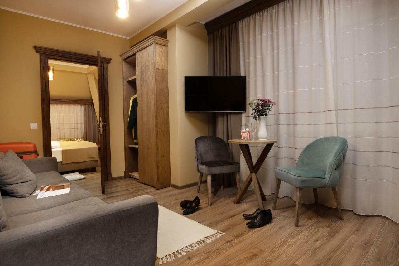 Panorama Boutique Hotel Сфынту-Георге Экстерьер фото